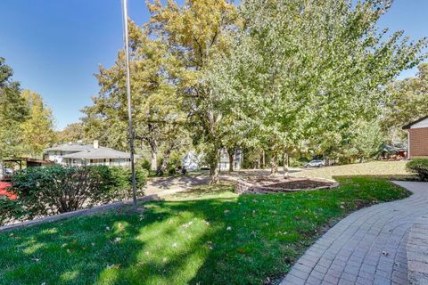 Tiny photo for 137 Racine Place, Mundelein, IL 60060 (MLS # 12501721)