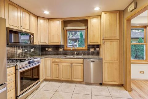 Tiny photo for 137 Racine Place, Mundelein, IL 60060 (MLS # 12501721)