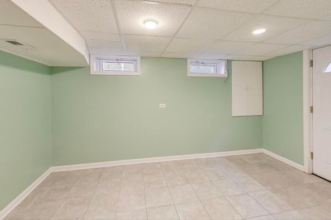 Tiny photo for 137 Racine Place, Mundelein, IL 60060 (MLS # 12501721)