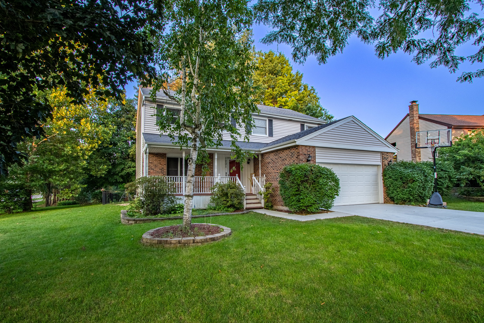 1201 Pinetree Lane