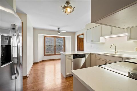 Tiny photo for 2908 Parkside Drive, Highland Park, IL 60035 (MLS # 12601621)