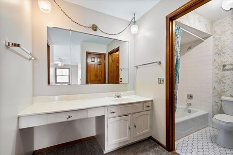 Tiny photo for 2908 Parkside Drive, Highland Park, IL 60035 (MLS # 12601621)