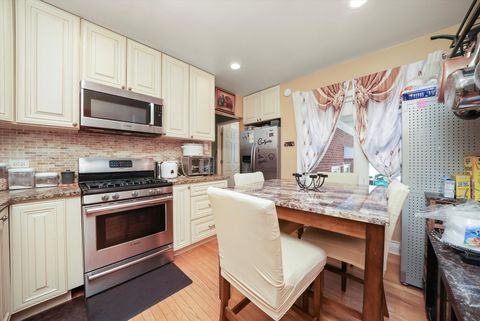Tiny photo for 1318 Balmoral Avenue, Westchester, IL 60154 (MLS # 12450775)
