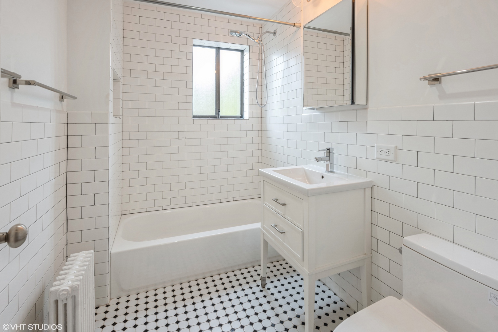 808 W Lakeside Place 203