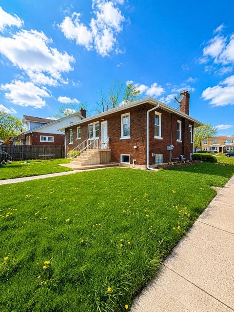 Photo of 270 W 16th Street, Chicago Heights, IL 60411 (MLS # 12757664)