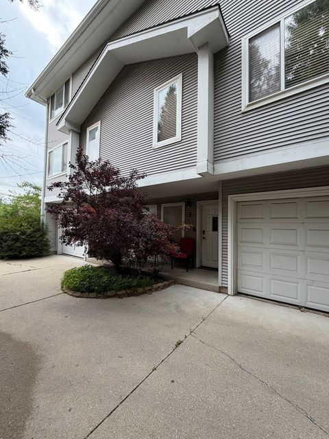 Tiny photo for 425 S Harvey Avenue #E, Oak Park, IL 60302 (MLS # 12671323)
