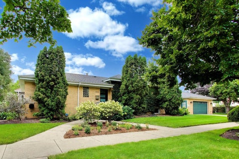 Photo of 9058 Ewing Avenue, Evanston, IL 60203 (MLS # 12728821)