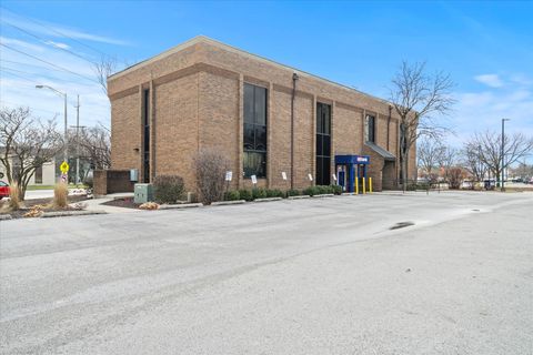 Photo of 450 W 55th Street, Countryside, IL 60525 (MLS # 12262417)