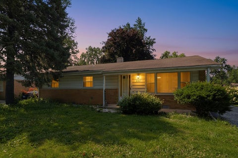 Photo of 5023 W 81st Street, Burbank, IL 60459 (MLS # 12738919)
