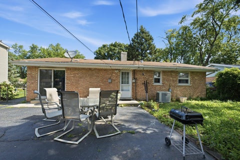 Tiny photo for 5023 W 81st Street, Burbank, IL 60459 (MLS # 12738919)