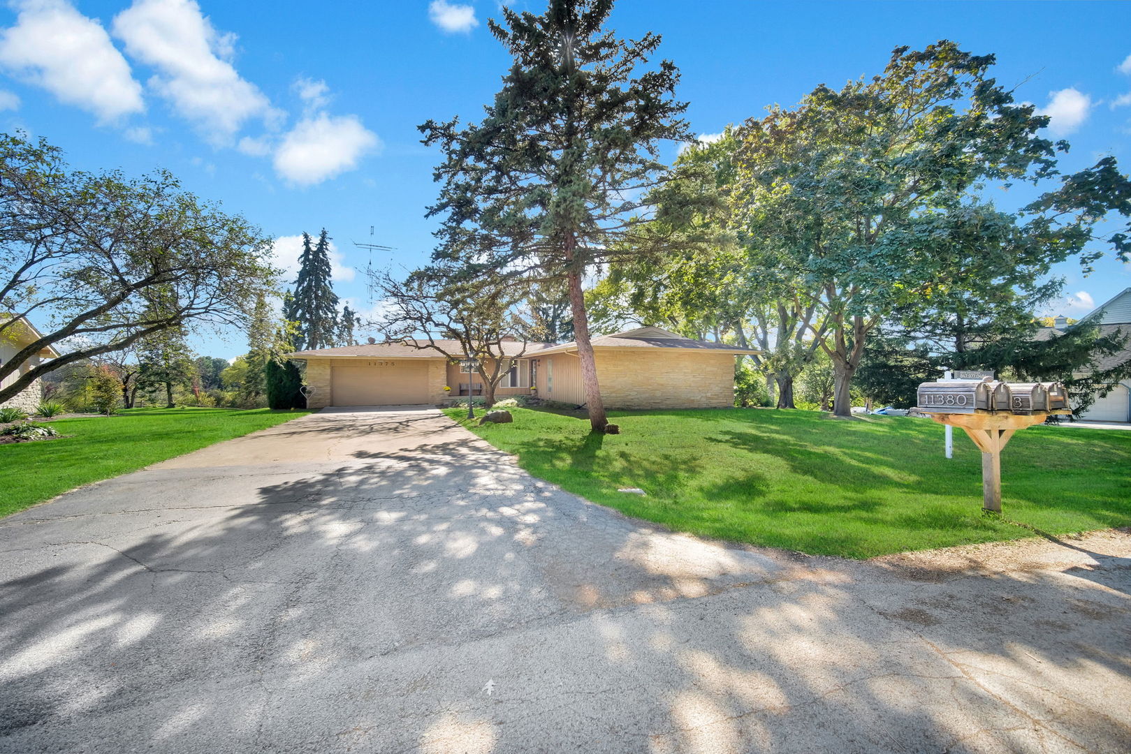 11375 James Court