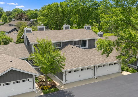 Photo of 10 W Windsor Court, Sugar Grove, IL 60554 (MLS # 12719324)