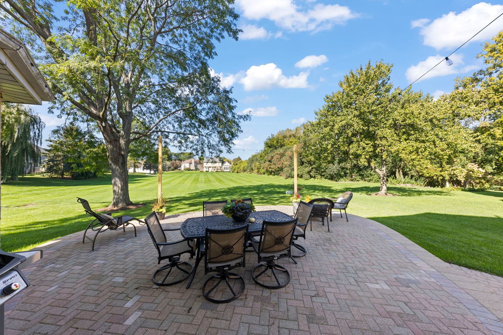 1N210 COVENTRY Drive