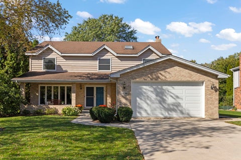 Photo of 1N210 COVENTRY Drive, Wheaton, IL 60188 (MLS # 12776436)