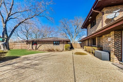 Tiny photo for Libertyville, IL 60048 (MLS # 12546664)