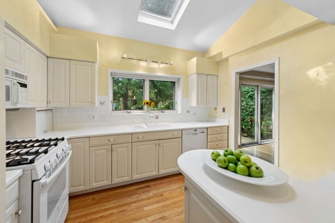 Tiny photo for 1728 Wildberry Drive #G, Glenview, IL 60025 (MLS # 12735475)