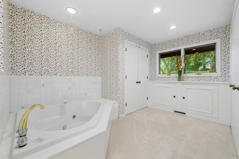 Tiny photo for 1728 Wildberry Drive #G, Glenview, IL 60025 (MLS # 12735475)