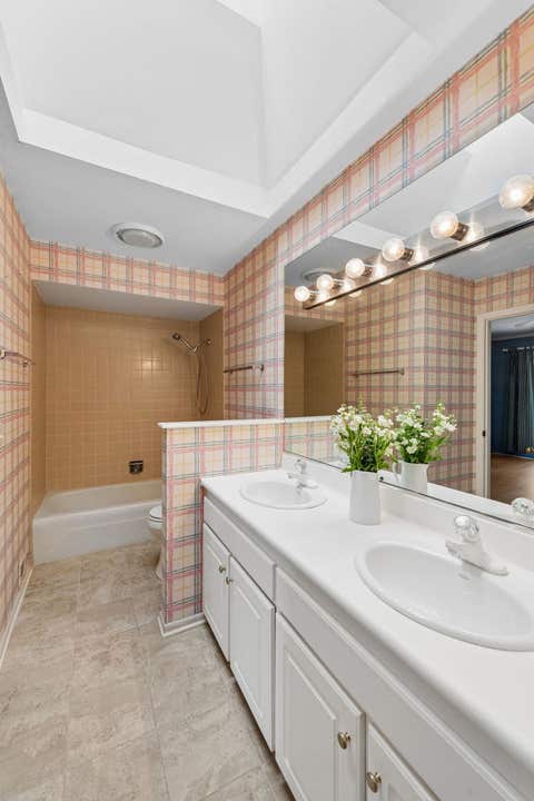 Tiny photo for 1728 Wildberry Drive #G, Glenview, IL 60025 (MLS # 12735475)