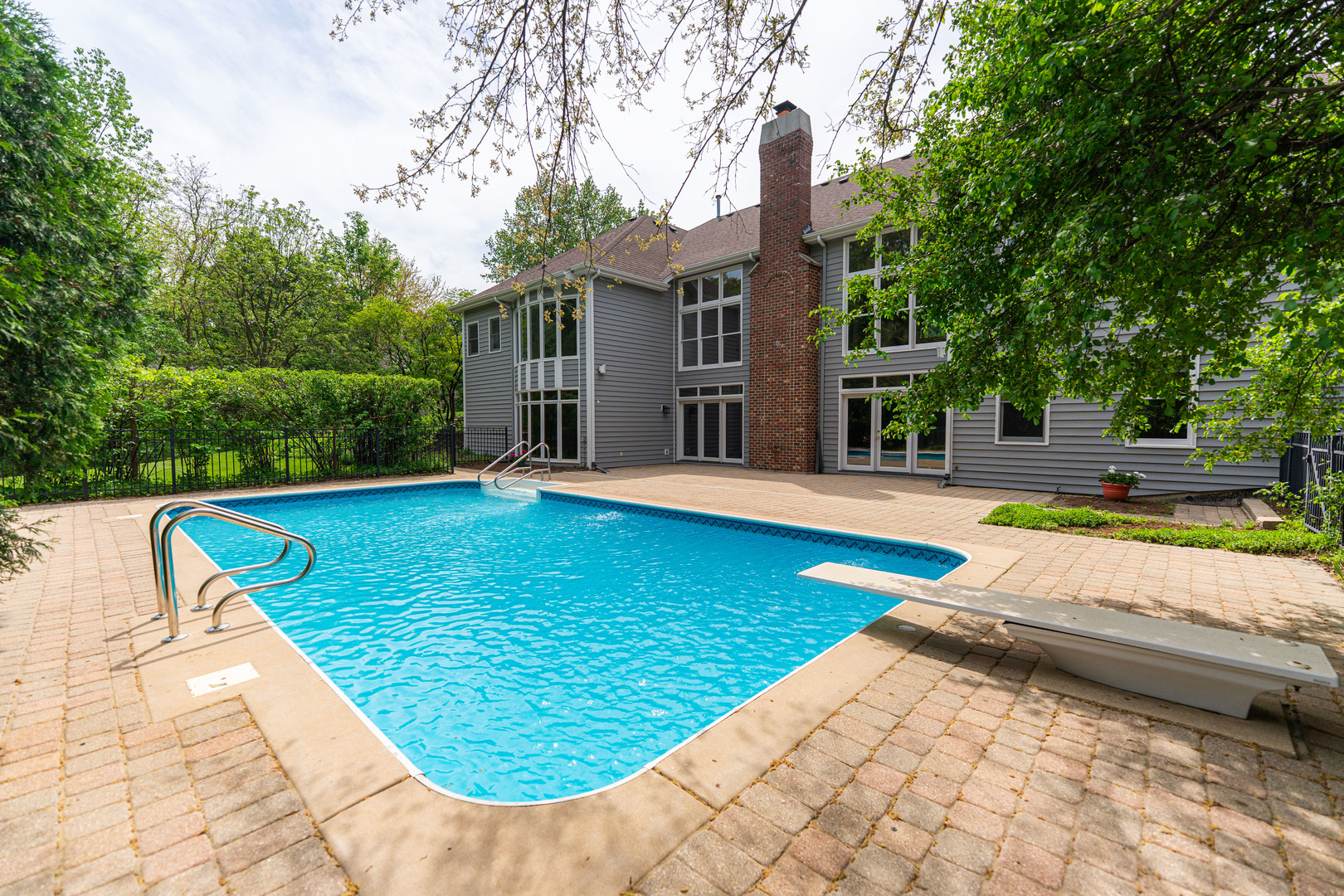3302 Greenwood Lane