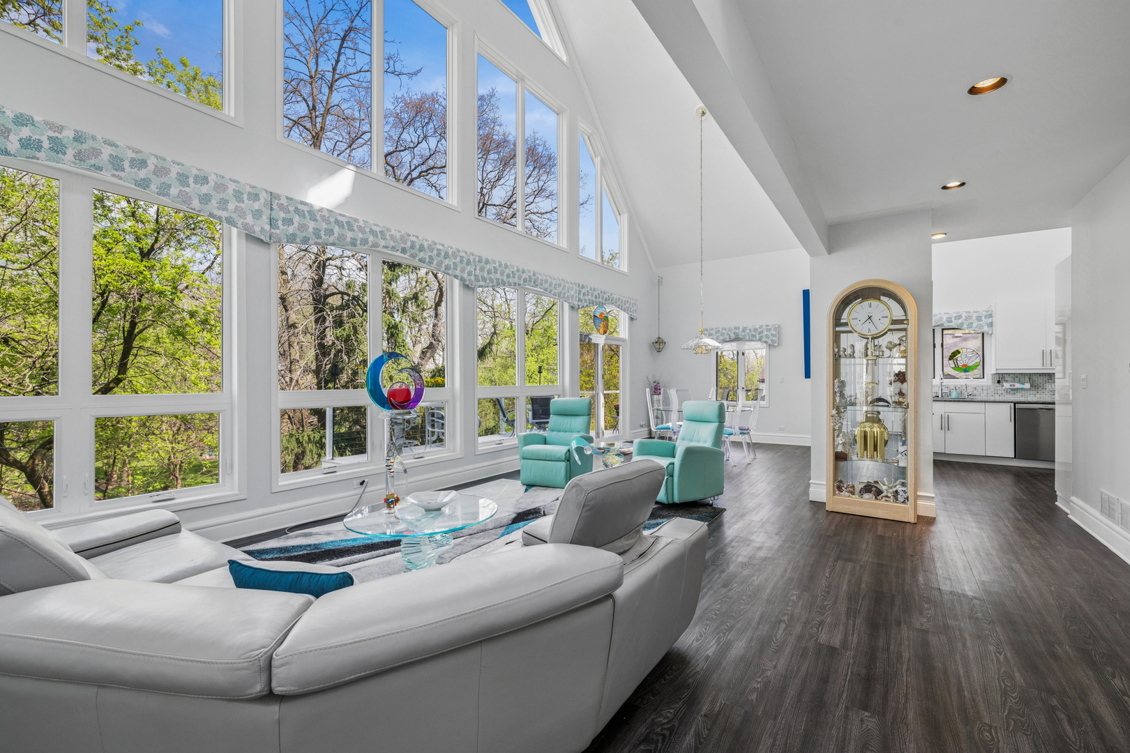 6112 Pleasant View