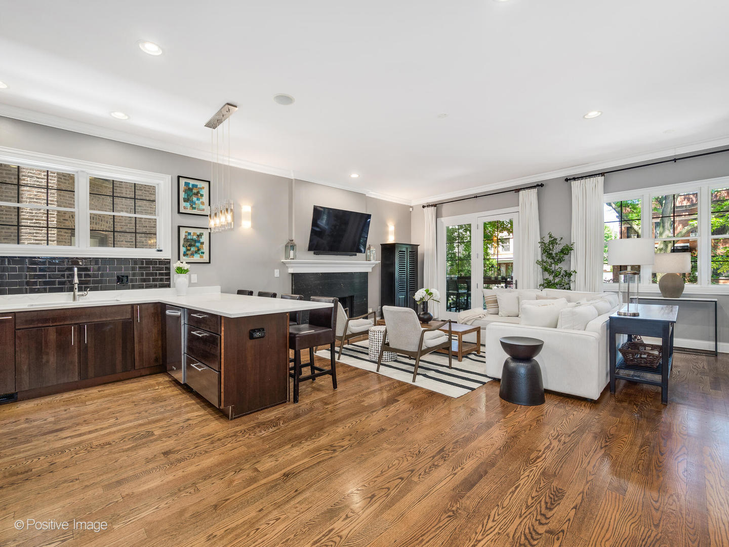 1313 W Carmen Avenue 1N