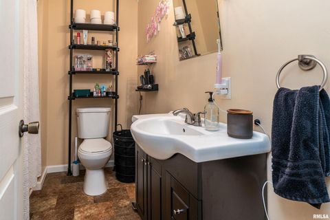 Tiny photo for 701 E CAMPUS Drive, Carbondale, IL 62901 (MLS # EB459237)