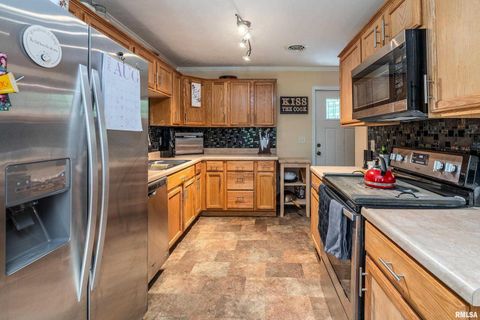 Tiny photo for 701 E CAMPUS Drive, Carbondale, IL 62901 (MLS # EB459237)