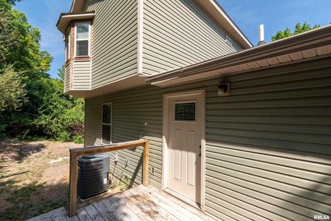 Tiny photo for 701 E CAMPUS Drive, Carbondale, IL 62901 (MLS # EB459237)