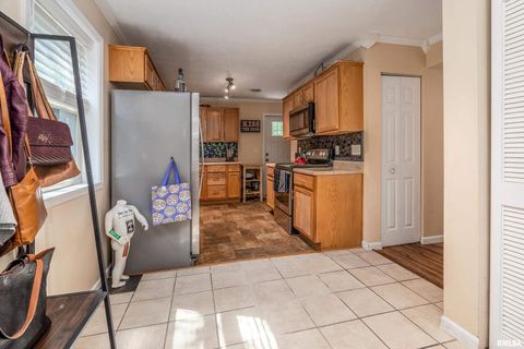 Tiny photo for 701 E CAMPUS Drive, Carbondale, IL 62901 (MLS # EB459237)