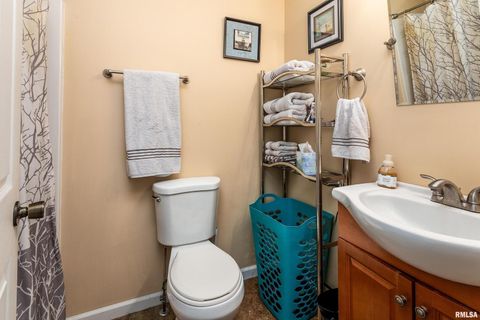 Tiny photo for 701 E CAMPUS Drive, Carbondale, IL 62901 (MLS # EB459237)