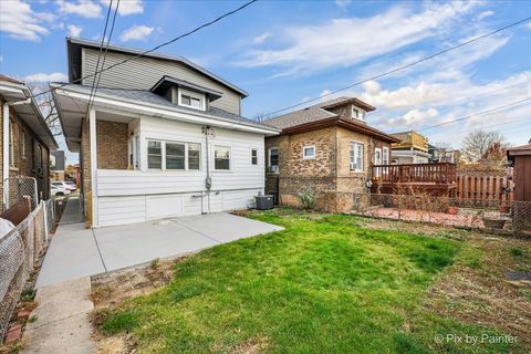 Tiny photo for 2922 N Kilpatrick Avenue, Chicago, IL 60641 (MLS # 12521044)