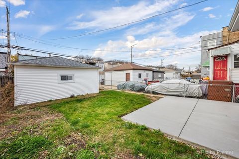 Tiny photo for 2922 N Kilpatrick Avenue, Chicago, IL 60641 (MLS # 12521044)