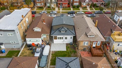 Tiny photo for 2922 N Kilpatrick Avenue, Chicago, IL 60641 (MLS # 12521044)