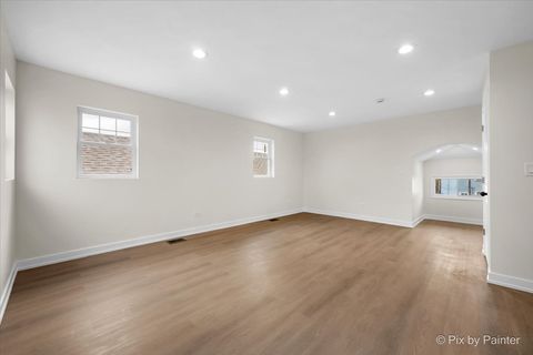 Tiny photo for 2922 N Kilpatrick Avenue, Chicago, IL 60641 (MLS # 12521044)