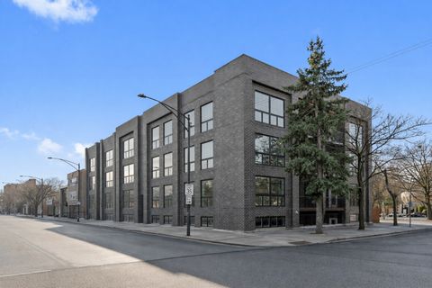 5824 N Lincoln Avenue 2S Chicago IL 60659