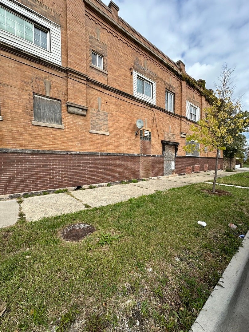 1659 S Pulaski Road