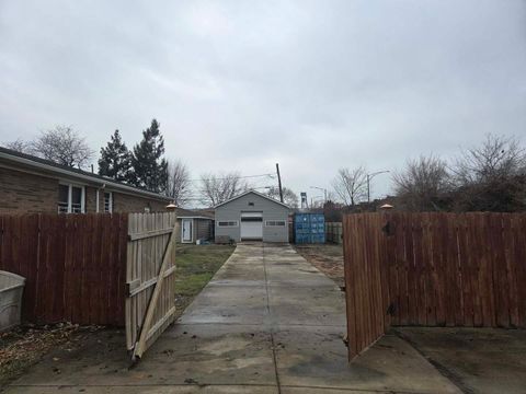 Tiny photo for 12622 S Marquette Avenue, Chicago, IL 60633 (MLS # 12550994)