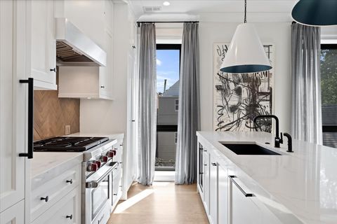 Tiny photo for 2617 N Seminary Avenue #3S, Chicago, IL 60614 (MLS # 12458943)
