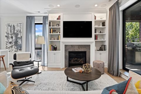 Tiny photo for 2617 N Seminary Avenue #3S, Chicago, IL 60614 (MLS # 12458943)