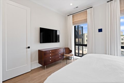 Tiny photo for 2617 N Seminary Avenue #3S, Chicago, IL 60614 (MLS # 12458943)