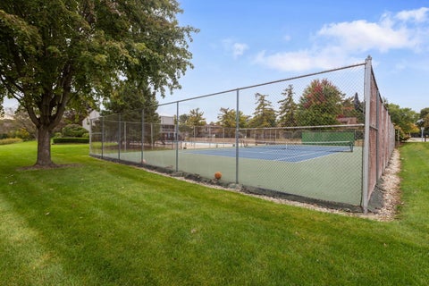 Tiny photo for 29W381 Emerald Green Drive #H, Warrenville, IL 60555 (MLS # 12791647)