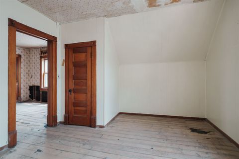 Tiny photo for 1405 W Mulberry Street, Bloomington, IL 61701 (MLS # 12433365)