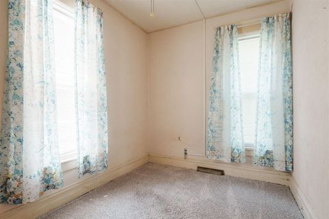 Tiny photo for 1405 W Mulberry Street, Bloomington, IL 61701 (MLS # 12433365)