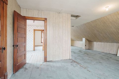 Tiny photo for 1405 W Mulberry Street, Bloomington, IL 61701 (MLS # 12433365)