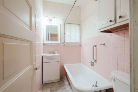 Tiny photo for 1405 W Mulberry Street, Bloomington, IL 61701 (MLS # 12433365)