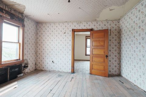 Tiny photo for 1405 W Mulberry Street, Bloomington, IL 61701 (MLS # 12433365)