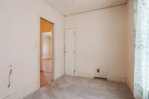 Tiny photo for 1405 W Mulberry Street, Bloomington, IL 61701 (MLS # 12433365)