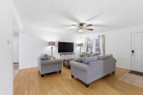 Tiny photo for 1348 Sheffield Drive, Elgin, IL 60123 (MLS # 12584472)