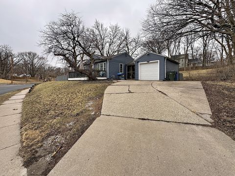Tiny photo for 1404 Kirkwood Boulevard, Davenport, IA 52803 (MLS # 12590824)