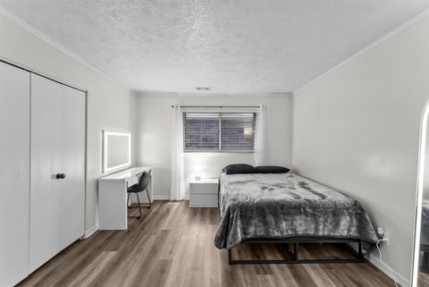 Tiny photo for 1808 53rd Street #5, Moline, IL 61201 (MLS # 100000173)